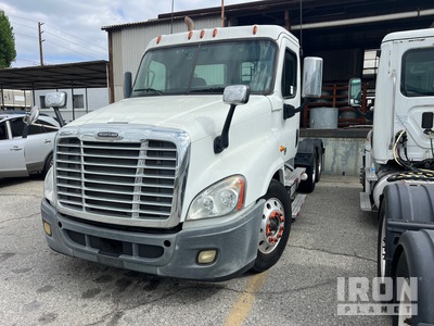 2015 Freightliner Cascadia 125 6x4 Cabeza Tractora Cabina Corta