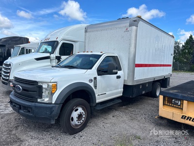 2017 Ford F-550 4x2 Furgoneta caja cerrada