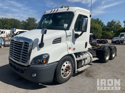2019 Freightliner Cascadia 113 6x4 Cabeza Tractora Cabina Corta