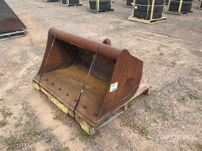 48 in Cleanup Excavator Bucket