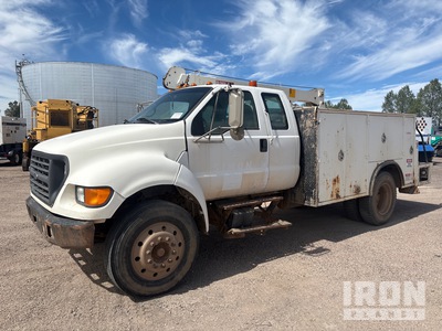 2001 Ford F-650 XLT 4x2 Extended Cab Service Truck