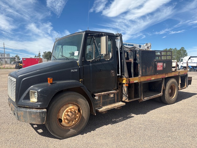 2001 Freightliner FL70 4x2 Service Truck