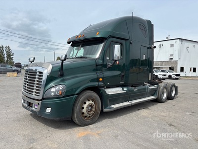 2012 Freightliner Cascadia 125 6x4 Ciągnik siodłowy T/A z kabiną sypialną