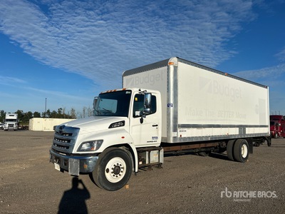 2018 Hino 338 4x2 Furgoneta caja cerrada