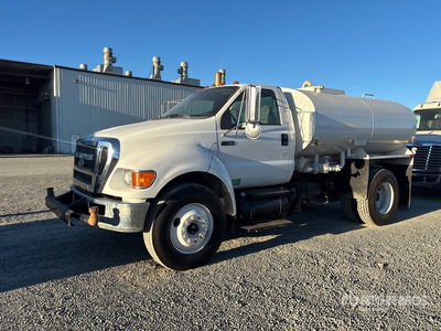 2011 Ford F-750 XL 2000 gal 4x2 Water Truck