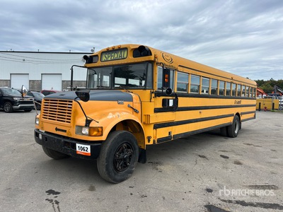 1997 International 3800 4x2 72-Seat School Autobús