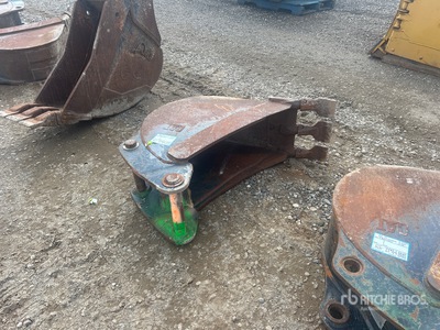 Cat 14 in Digging Backhoe Rear Bucket