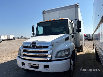 2019 Hino 268 4x2 شاحنة فان