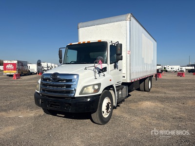 2018 Hino 268 4x2 Furgoneta caja cerrada
