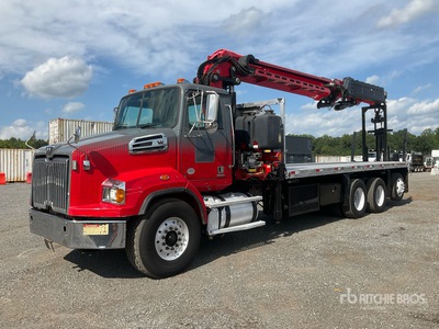 Fassi F390SE 8250 lb on 2016 Western Star 4700SB 8x4 Boom Truck