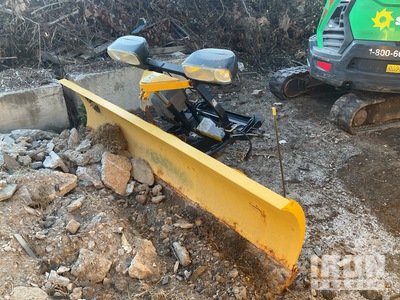 Fisher 9 ft 2 Way Sneeuwploeg - Fits Truck