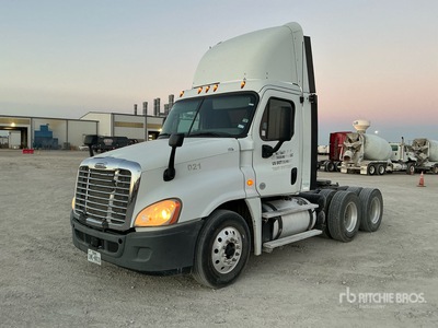 2014 Freightliner Cascadia 125 6x4 Ciągnik siodłowy T/A z kabiną dzienną