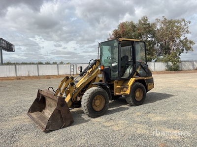 2001 Cat 902 Wheel Loader