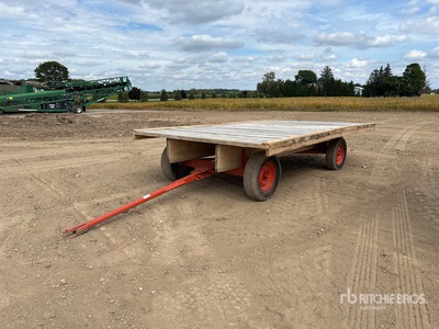 S/A Turntable 15 ft x 8 ft Bale Wagon