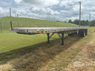 2004 Reitnouer 48 ft T/A Spread Axle Remorque à plateau
