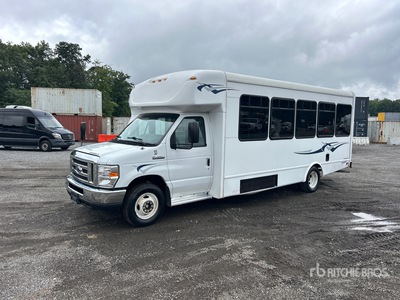 2019 Ford E-450 4x2 23-Seat Transit Bus