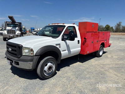 2005 Ford F-550 XL 4x2 Utility Truck