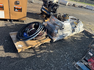 Quantity of (3) Pallets of Electric Qty of submersible pumps from 2"-5" discharge outlets also comes with qty of hydraulic line sets Tauchpumpe