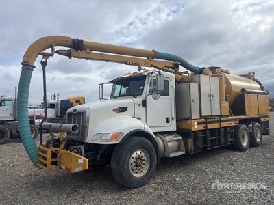 Vac-Con X-Cavator on 2006 Peterbilt 335 6x4 Camion-citerne à vide