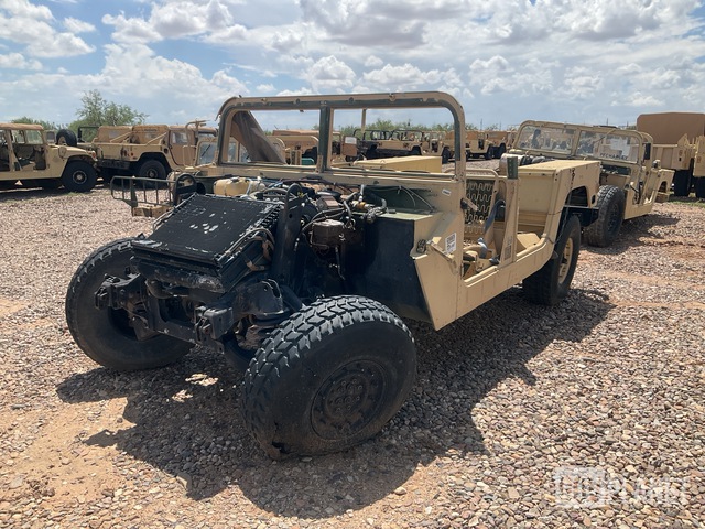 2011 AM General M1097R1 HMMWV 2 Door w/Truck Body