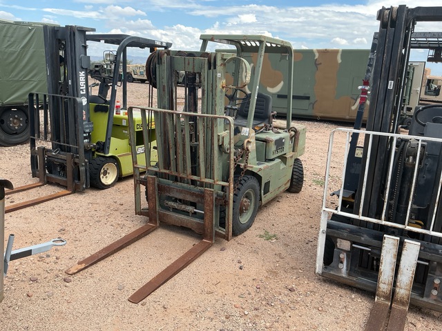 Hyster H40-XL-MIL Forklift
