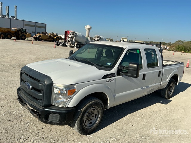 2016 Ford F-250 XL 4x2 Crew Cab Pickup