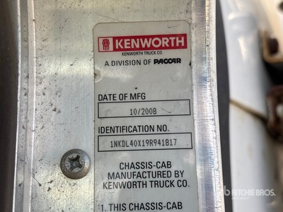 2009 Kenworth T800 6x4 Flatbed Truck