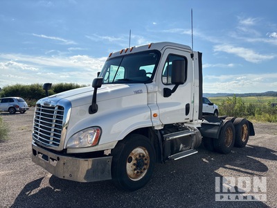2016 Freightliner Cascadia 125 6x4 T/A Day Cab Truck Tractor