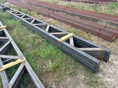 Quantity of (5) 18 in x 20 ft Metal Trusses その他 - 店舗 & 倉庫 (Unused)