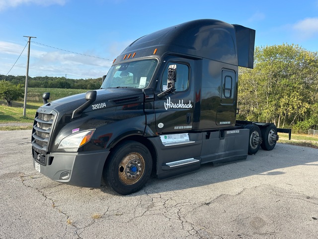 2022 Freightliner Cascadia 126 6x4 T/A Sleeper Truck Tractor (Inoperable)
