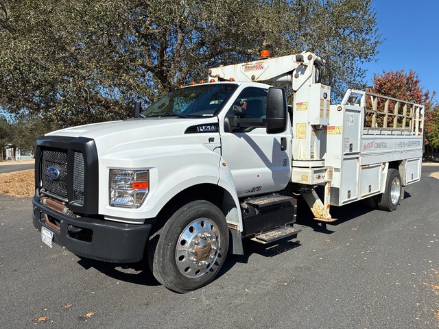 2019 Ford F-750 4x2 Tire Service Truck