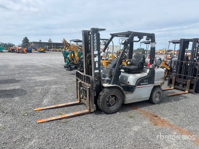 2013 Nissan 6000 5800 lb Pneumatic Tire Forklift
