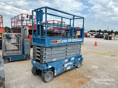 2013 Genie GS-3232 Electric Scissor Lift
