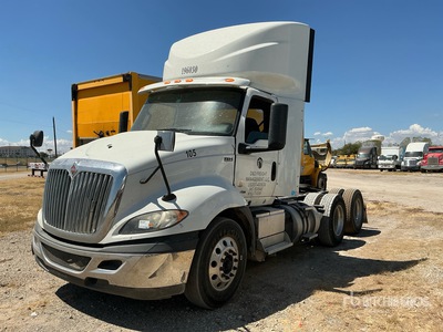 2019 International RH613 6x4 Ciągnik siodłowy T/A z kabiną dzienną