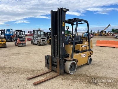 1999 Cat T-70D 5800 lb Carretilla Elevadora