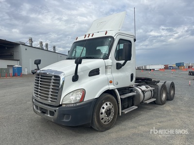 2016 Freightliner Cascadia 113 6x4 T/A Day Cab Truck Tractor