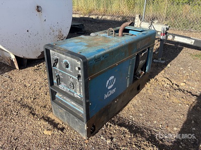 Miller Bobcat 225 70 A Multi-Process Miller Bobcat 225 Welder Engine Driven Welder