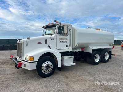 2002 Peterbilt 385 6x4 Water Truck