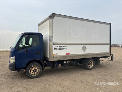 2013 Hino 195 4x2 Van Truck