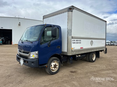 2013 Hino 195 4x2 Van Truck