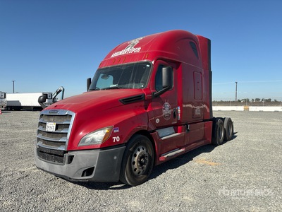 2019 Freightliner Cascadia 126 6x4 T/A Sleeper Truck Tractor