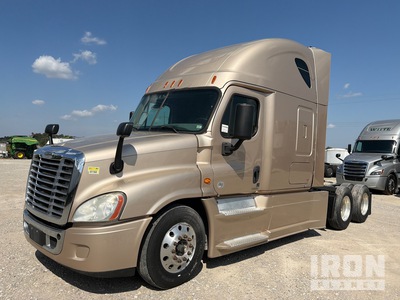 2015 Freightliner Cascadia 125 6x2 T/A Sleeper Truck Tractor