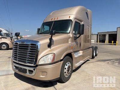 2015 Freightliner Cascadia 125 6x2 T/A Sleeper Truck Tractor