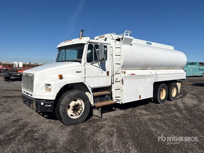 1999 Freightliner FL 106 16800 L 6x4 Camion citerne de carburant