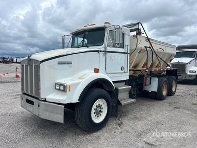 Kenworth T880 6x4 Salt Spreader