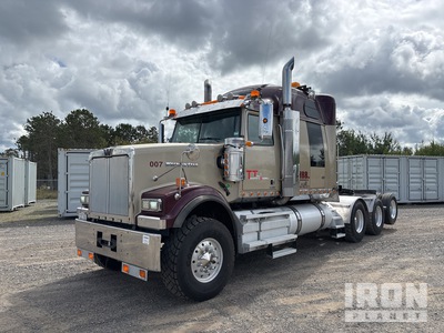 2013 Western Star 4900FA 8x4 Heavy Haul تراكتور شاحنة بسقف (ثلاثى المحور)