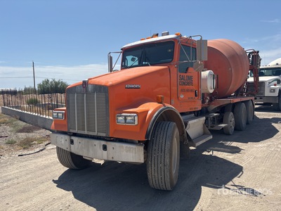 2010 Kenworth W900 10x4 Betoniera