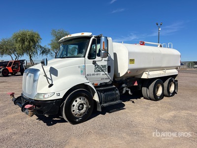 2008 International 8600 4000 gal 6x4 Camion à eau