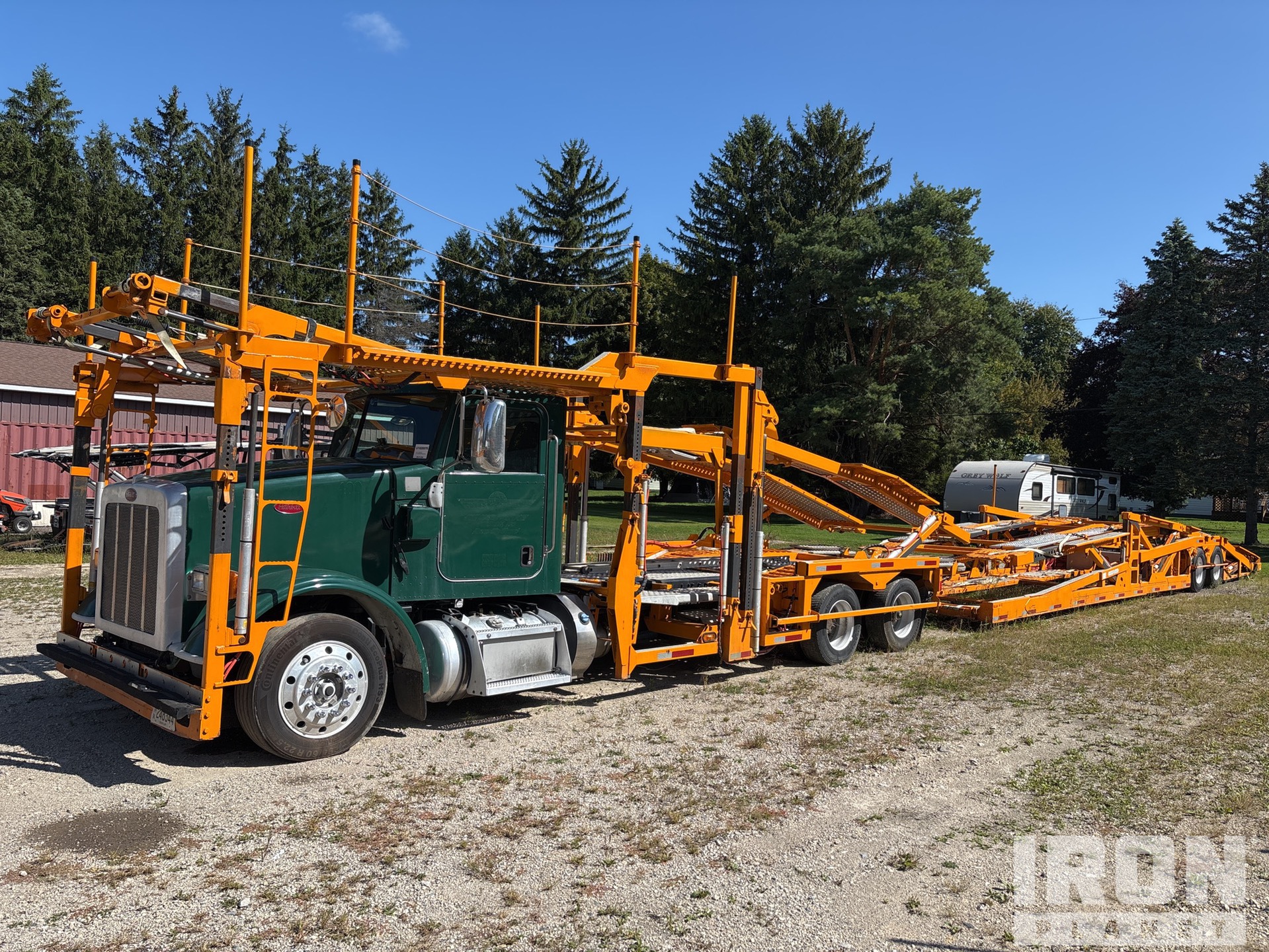 2013 Peterbilt 365 Car Carrier Truck