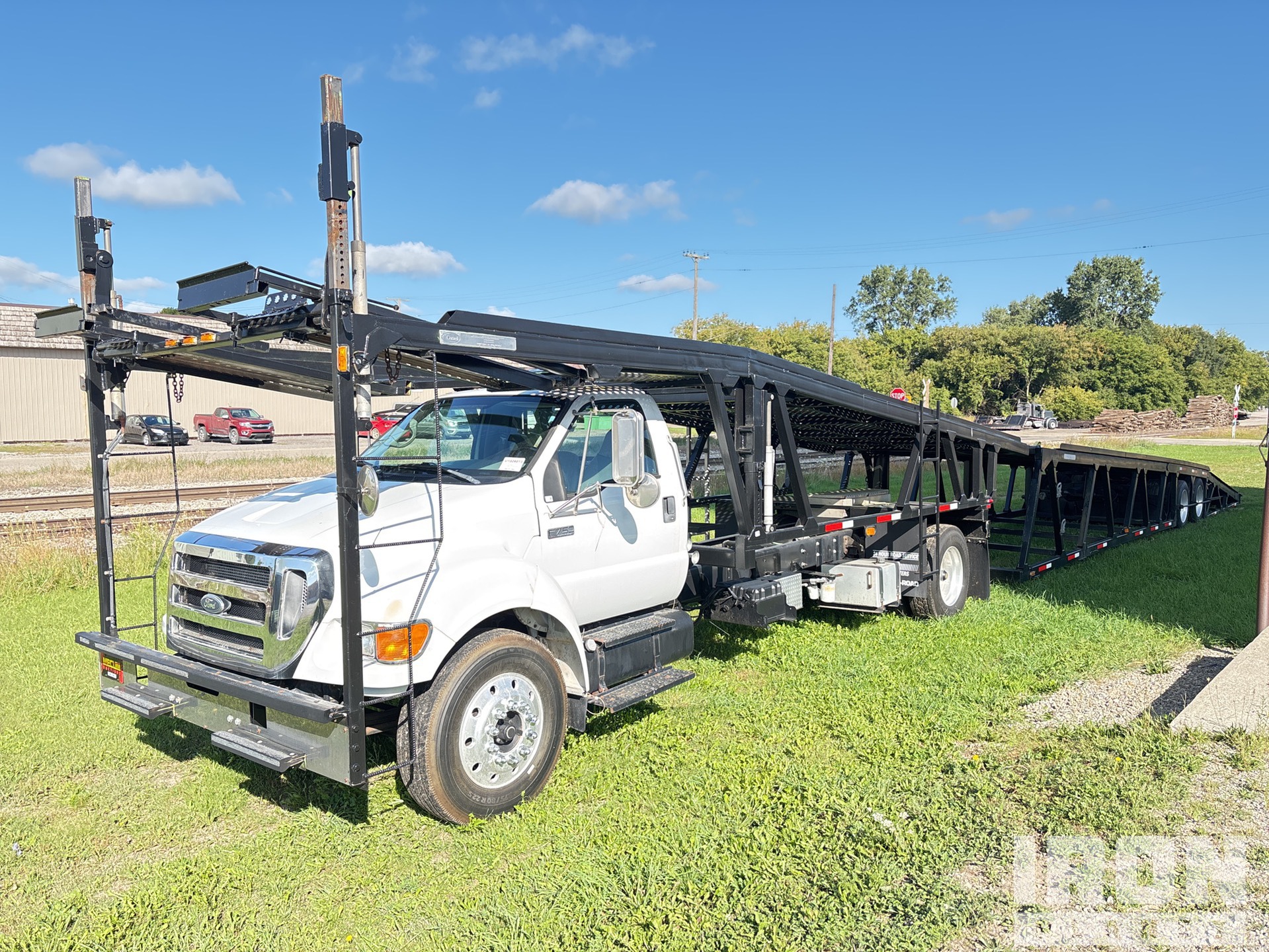 2009 Ford F-750 Car Carrier Truck